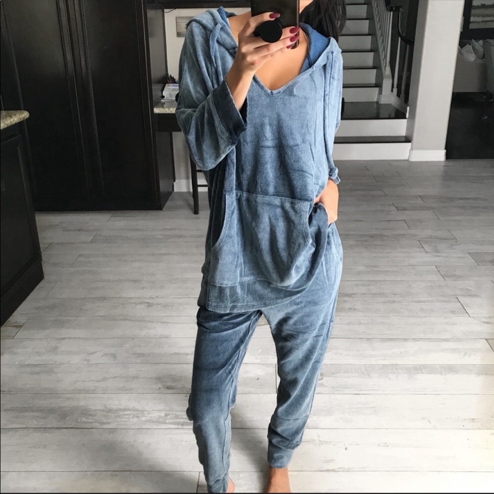 Reposh LOW KEY Lounge Set